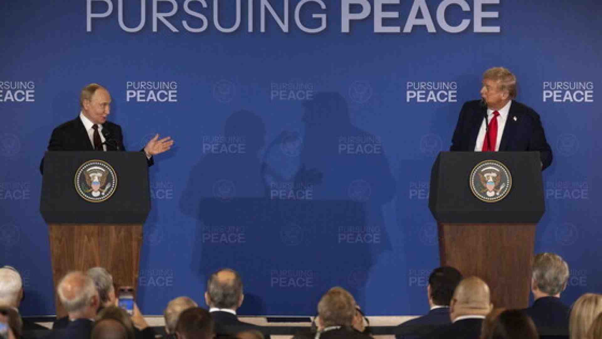 Trump gioca a interpretare Putin e perde