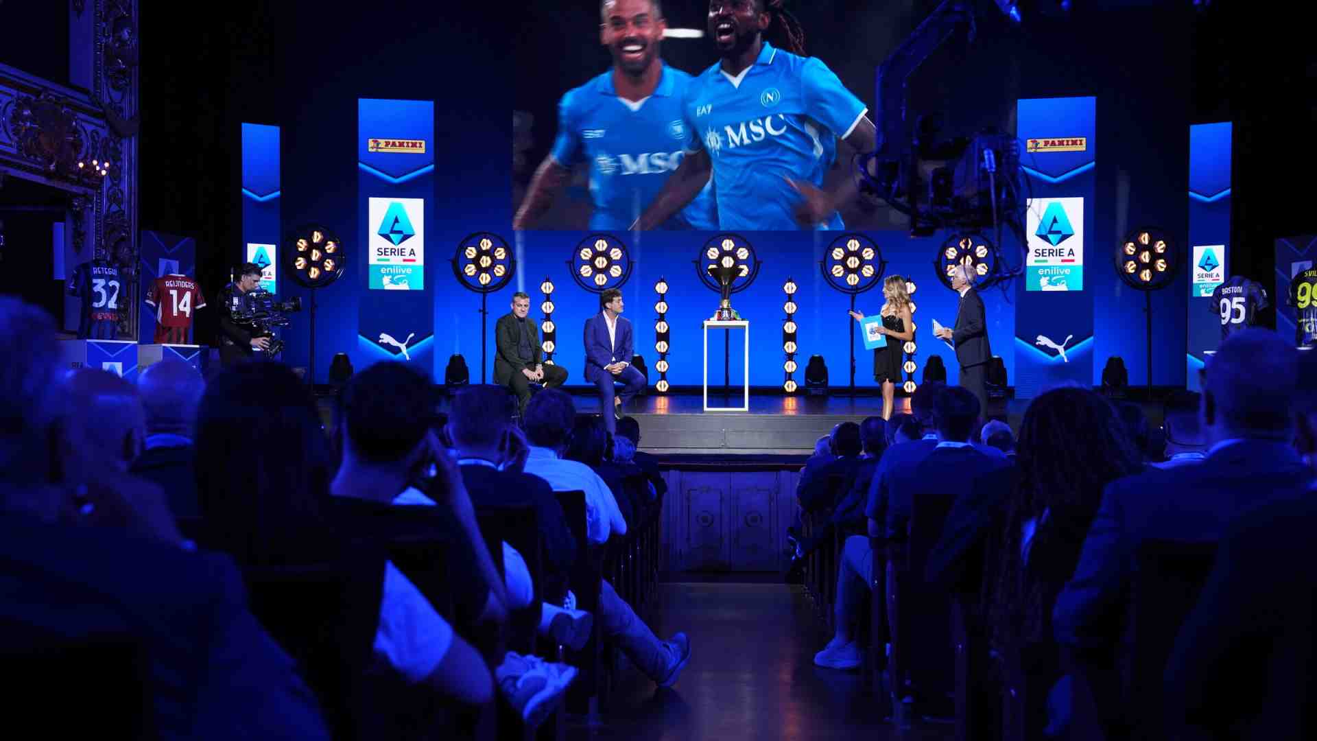 La caccia allo scudetto del Napoli parte in maschera