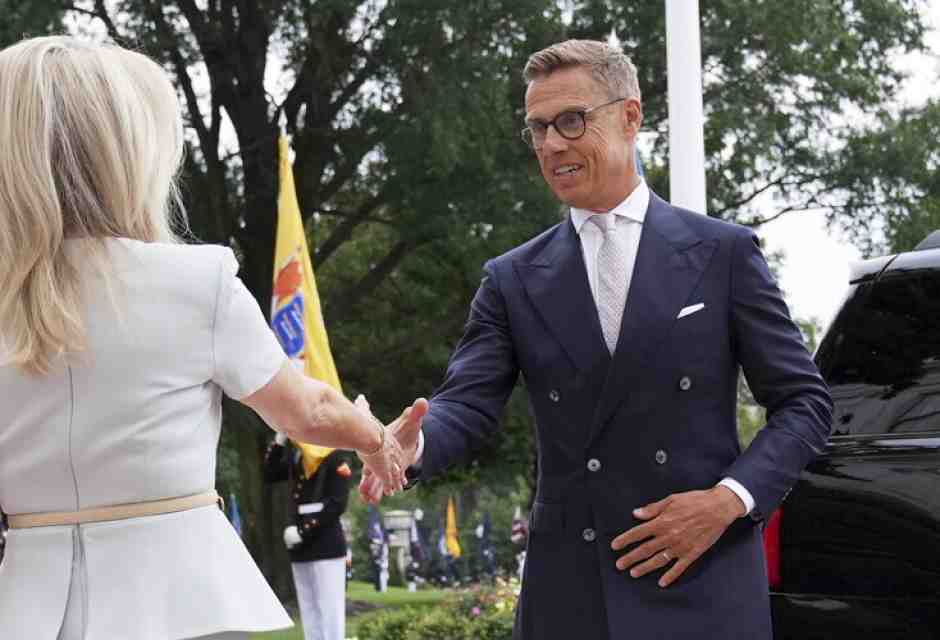 Buche di potere. Ecco come il presidente finlandese ha conquistato Trump