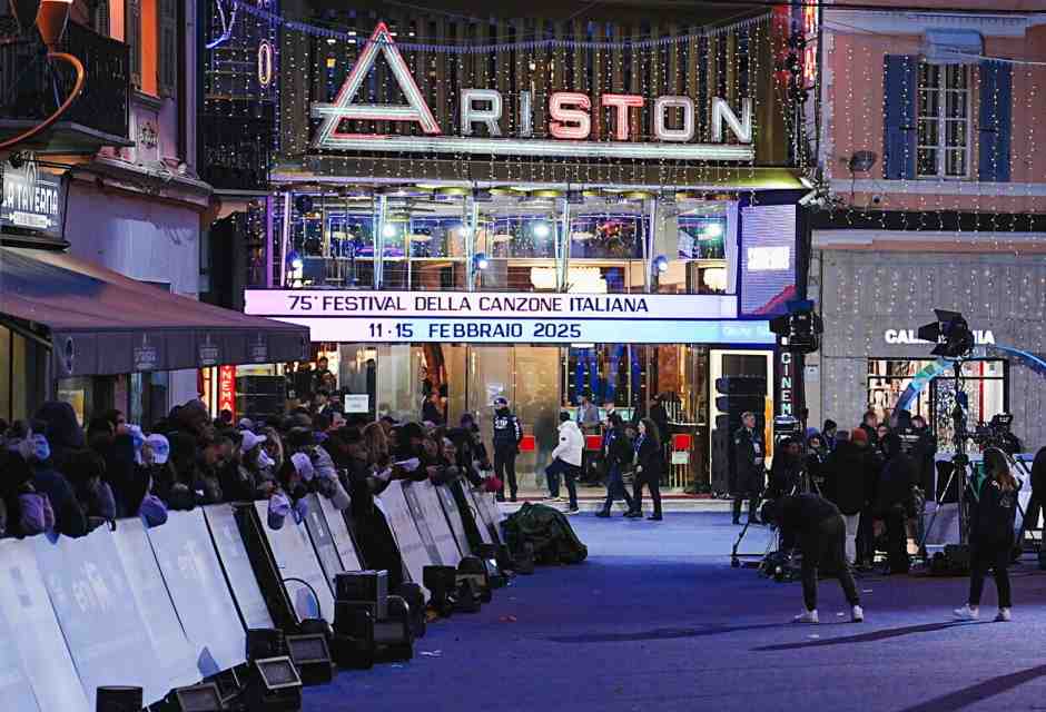 Scrittori all’Ariston: se Kafka canta Pino Daniele