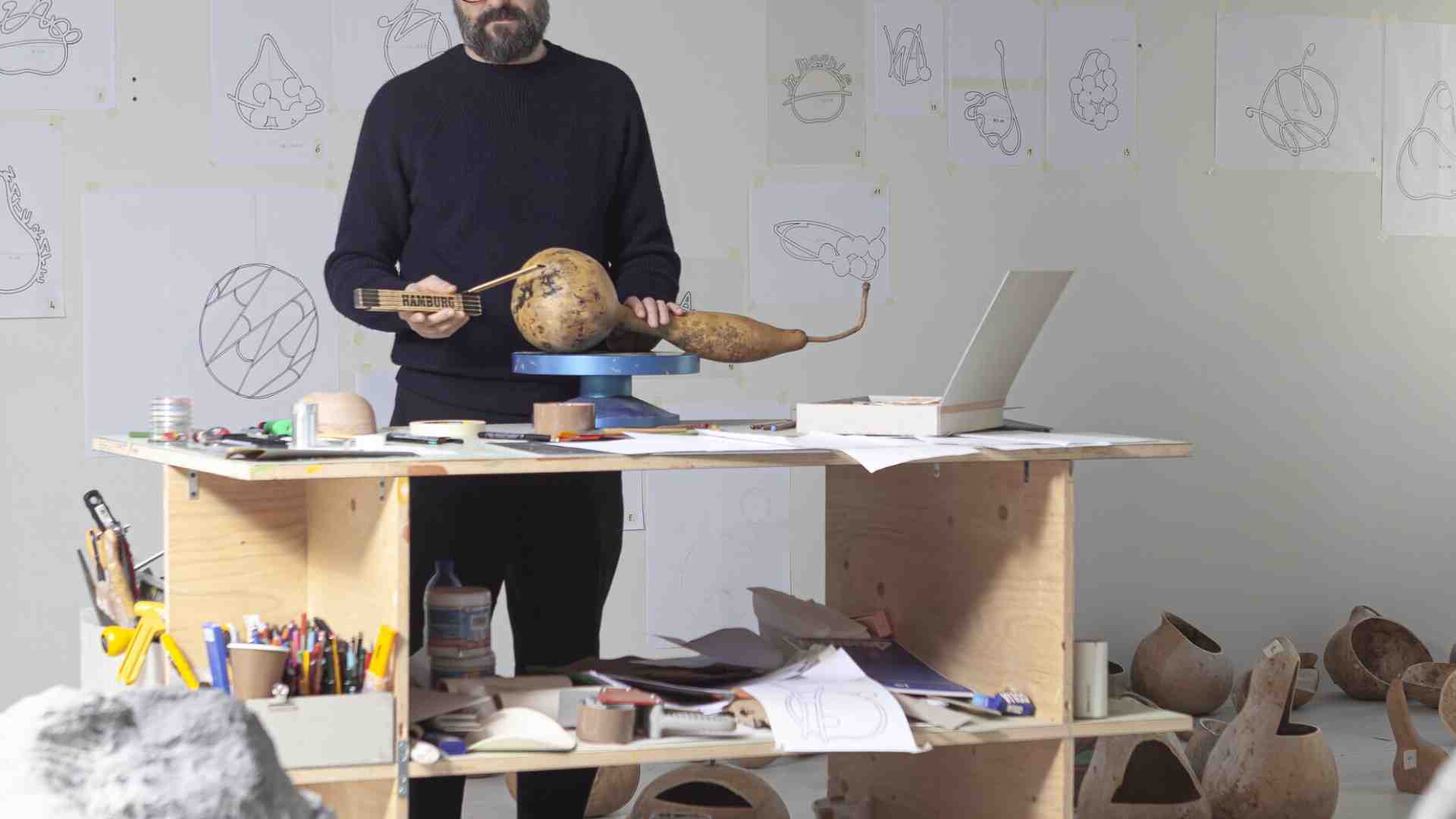 “La materia resta viva”. il percorso di Andrea Sala dal domestico al paesaggio