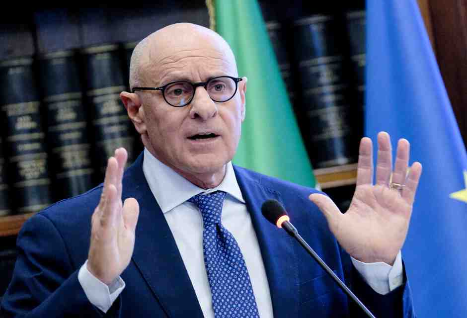 Rampelli (Fdi): "Salvini su Macron ha parlato da capo della Lega, non da vicepremier"