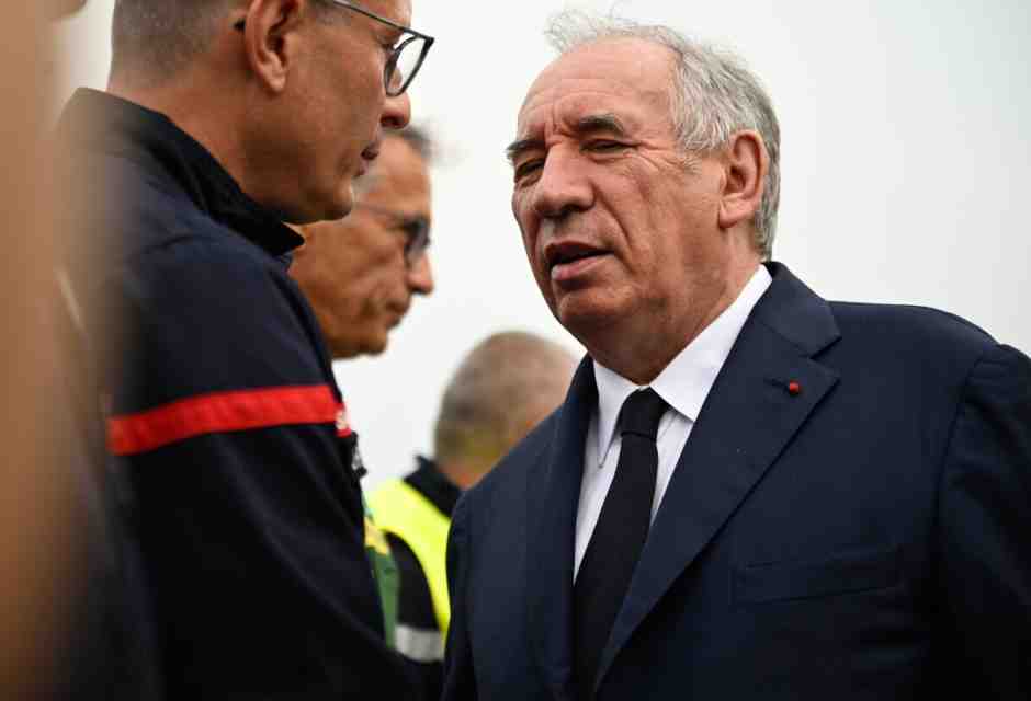 L’autunno critico del governo Bayrou: verso una manovra a rischio “lacrime e sangue”