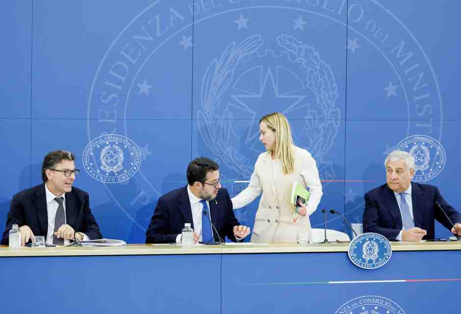 Extraprofitti, pace fiscale, Irpef. La Manovra del centrodestra tra annunci e (soliti) tormentoni estivi