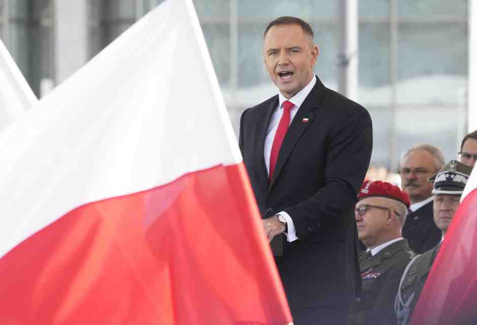 Il nuovo presidente polacco prende decisioni che piacciono a Mosca