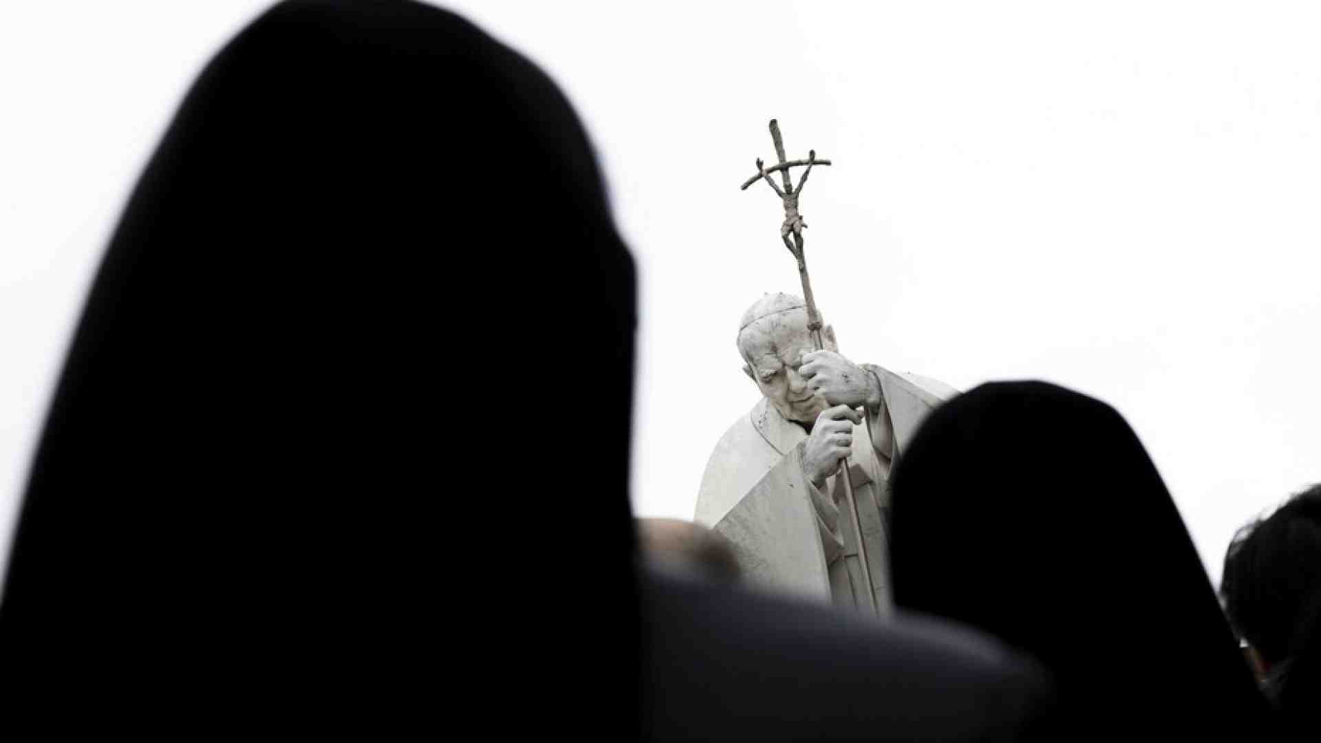 La croce è sparita e nessuno se n'è accorto