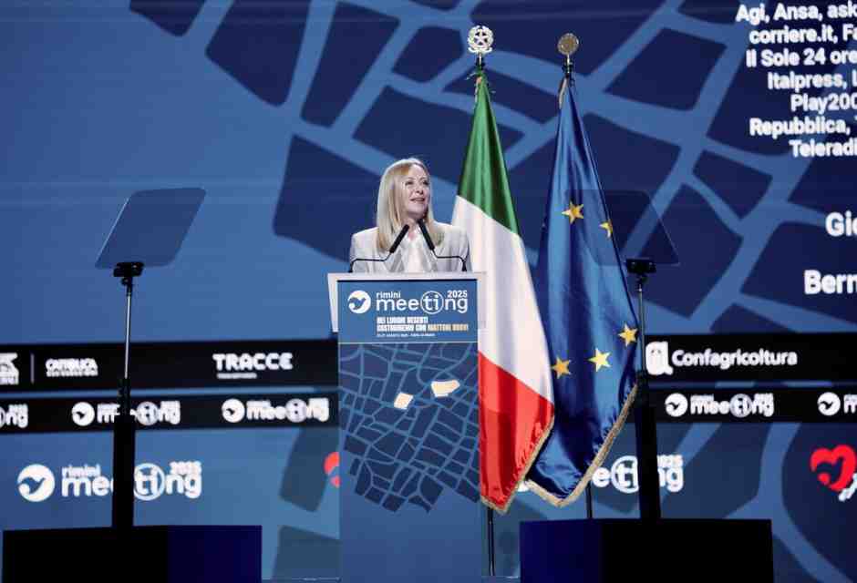 Lo stile Meloni esiste. Tra Thatcher e Berlusconi, con un tocco di Carrère