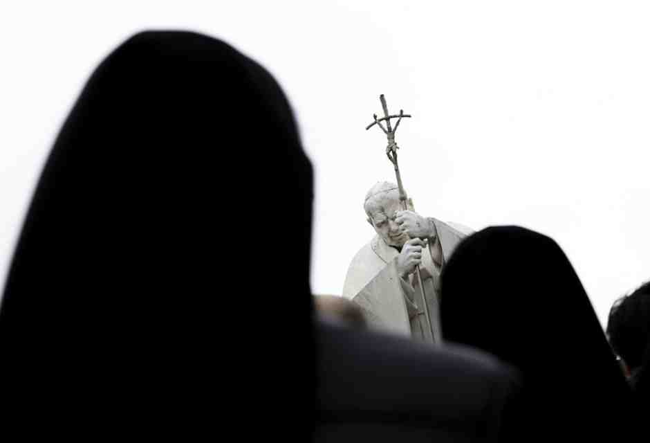 La croce è sparita e nessuno se n'è accorto