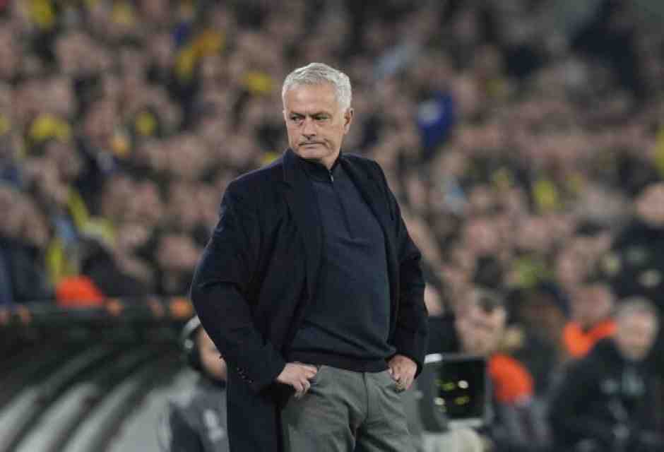L'esonero giusto e inaspettato di José Mourinho al Fenerbahce