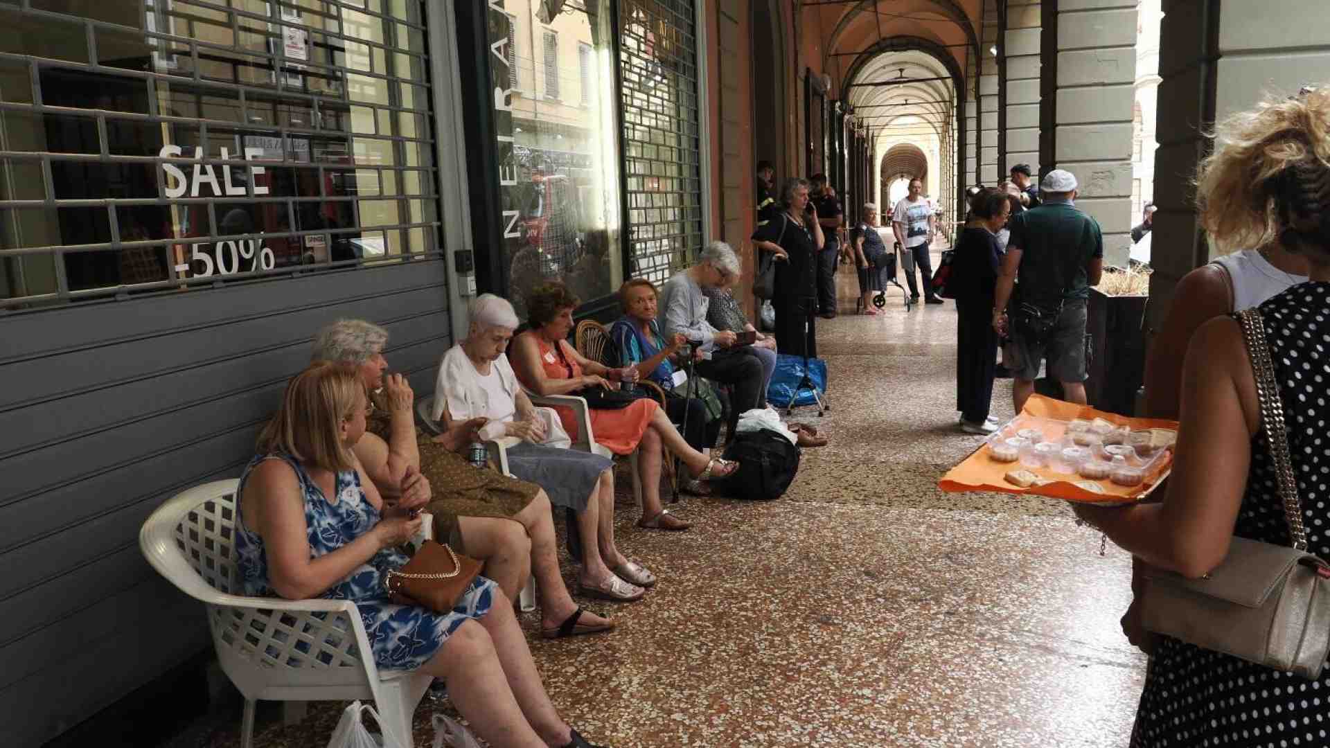 La demografia renderà i debiti pubblici sempre più insostenibili. Parla Favero