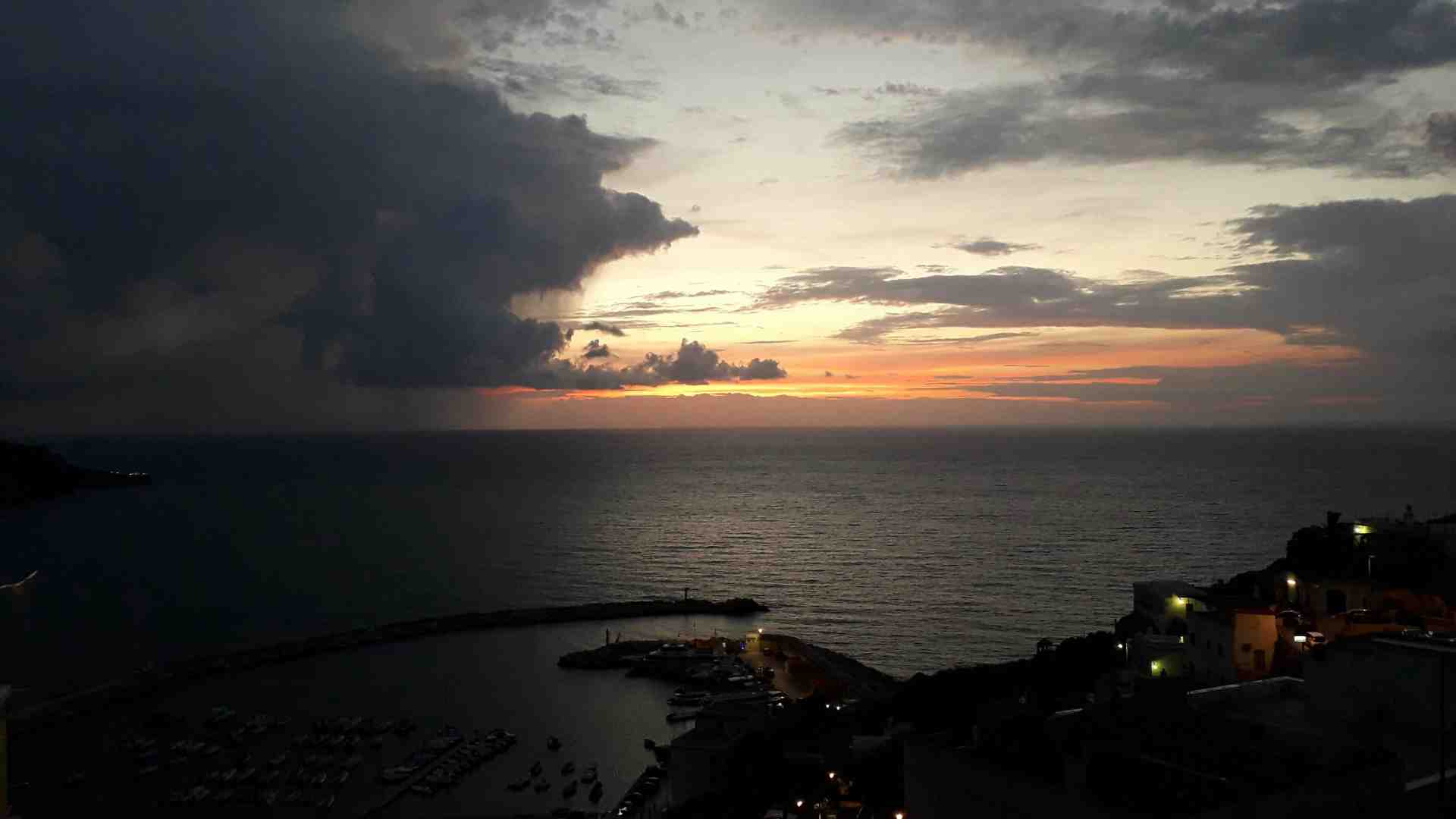 L’estate volge al termine e urge un campionario di contro-anatemi e intenti minimi ma possibili. Eccolo