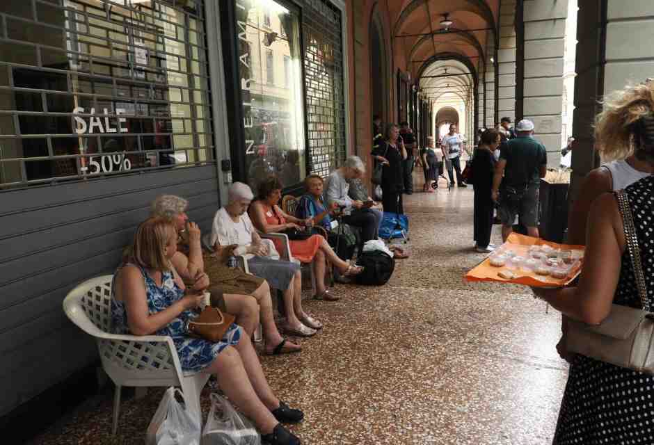 La demografia renderà i debiti pubblici sempre più insostenibili. Parla Favero