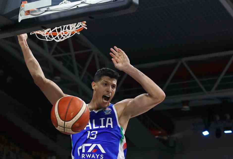 Dopo le critiche Simone Fontecchio segna 39 punti: record italiano all'Eurobasket