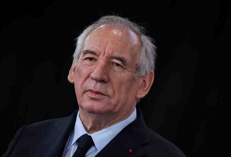 Il premier francese Bayrou accusa l'Italia di fare "dumping fiscale". Meloni: "Accuse infondate"