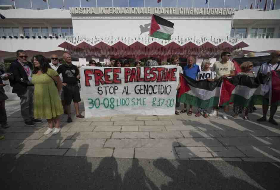 Caccia al selfie ma sono pochi gli attori a Venice4Palestine