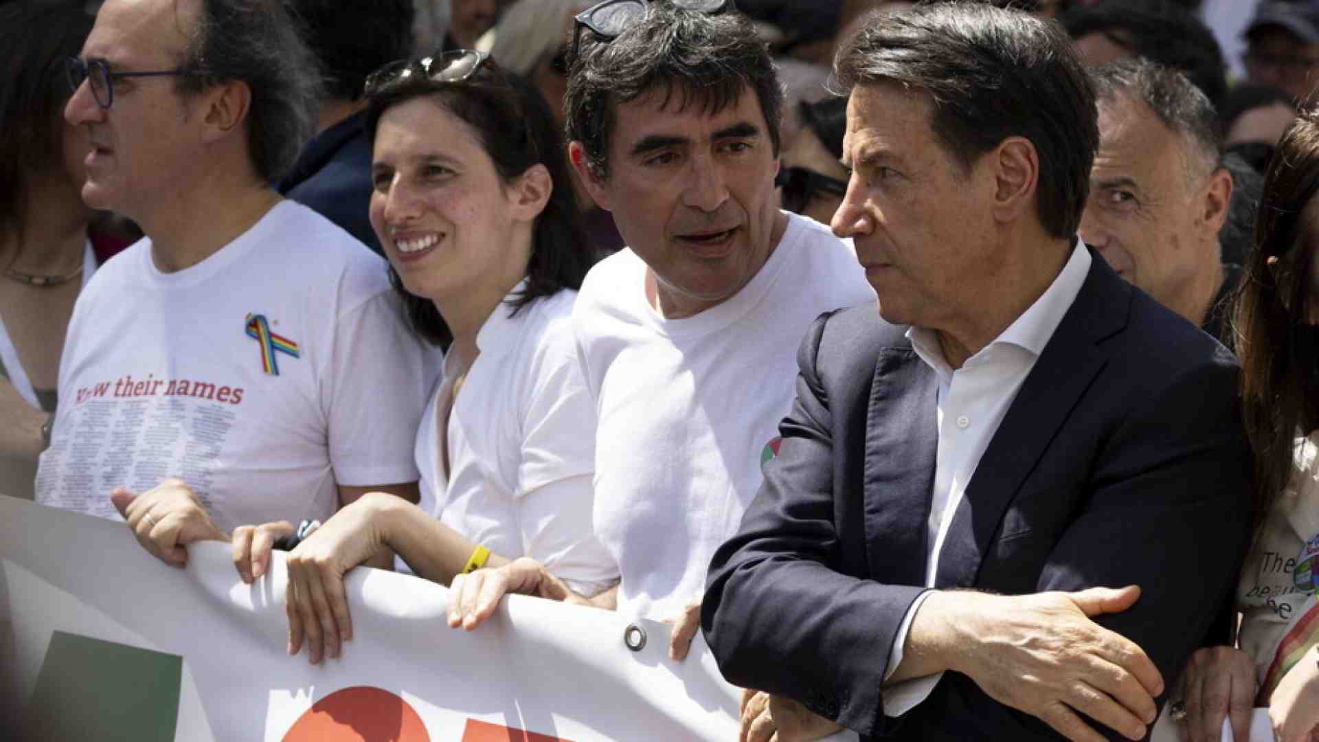 Dal no al rigassificatore ai protocolli sugli appalti: tutte le condizioni capestro imposte dal M5s al Pd alle regionali