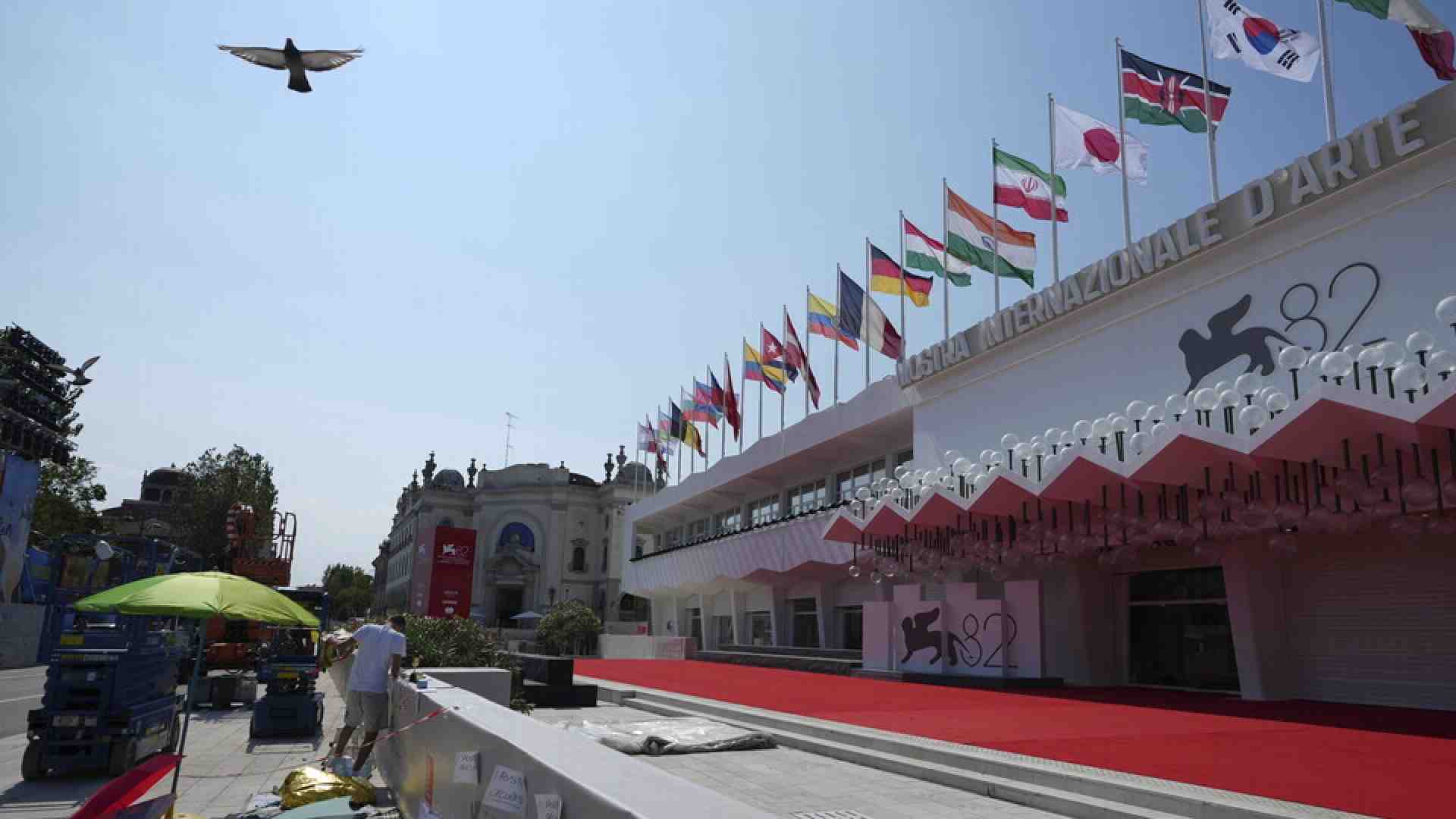 Per Kyiv la bandiera russa a Venezia è un paradosso. Intervista