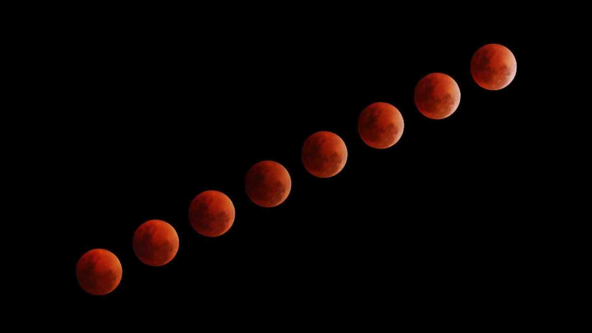 Domenica sera eclissi totale con la Luna che diventerà "rosso sangue"