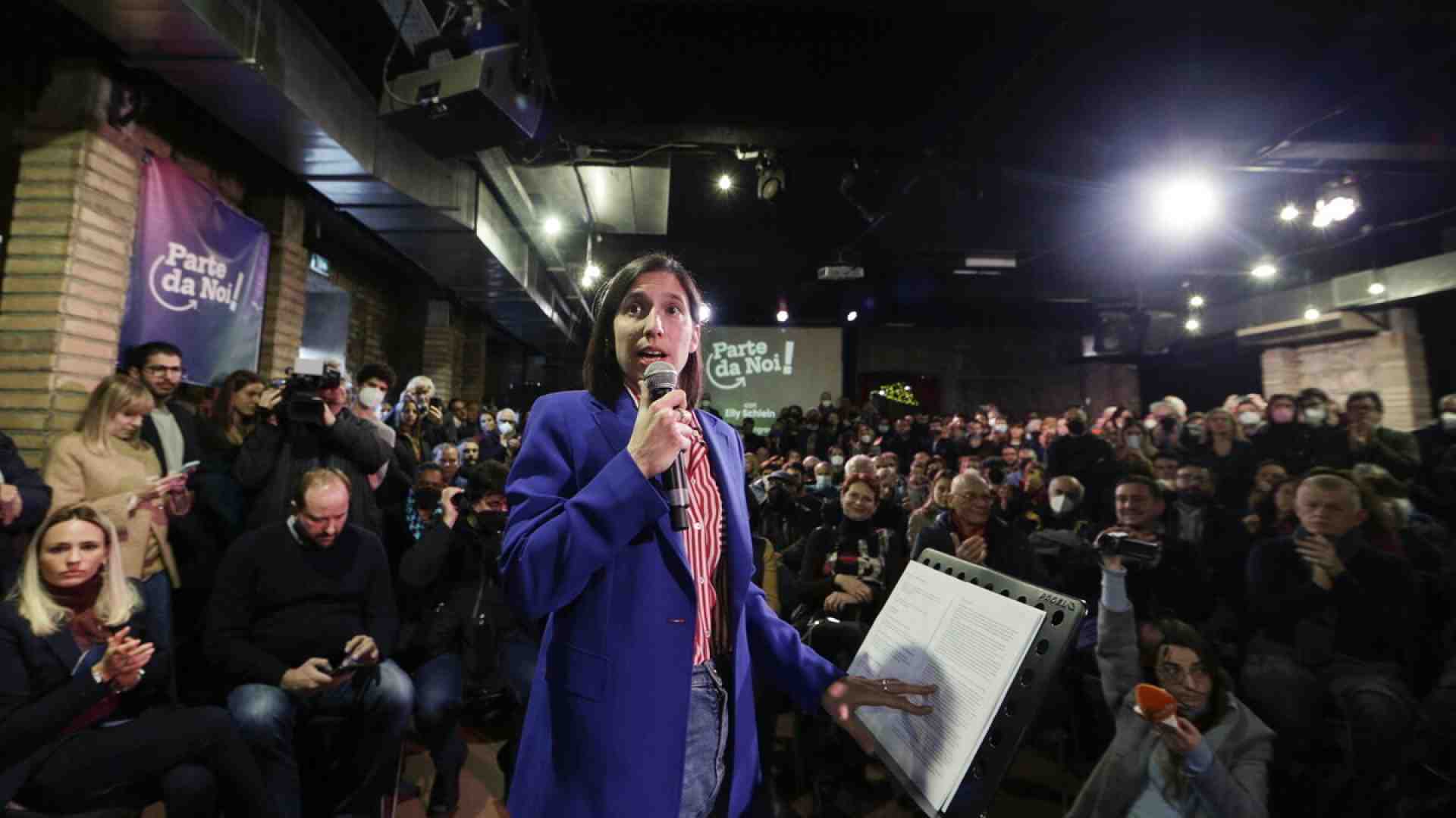 Monk e Sanctuary, tra feste di partito e movida. Il derby tra sinistra e destra