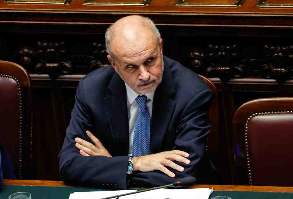 Schillaci si gioca il suo futuro politico riorganizzando il ministero