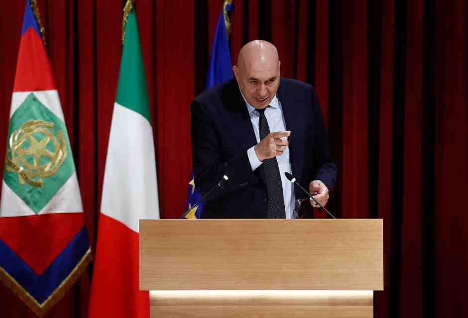 Crosetto sull'attacco di Israele a Unifil: "Scelta precisa dell'Idf. Un atto grave e inaccettabile"