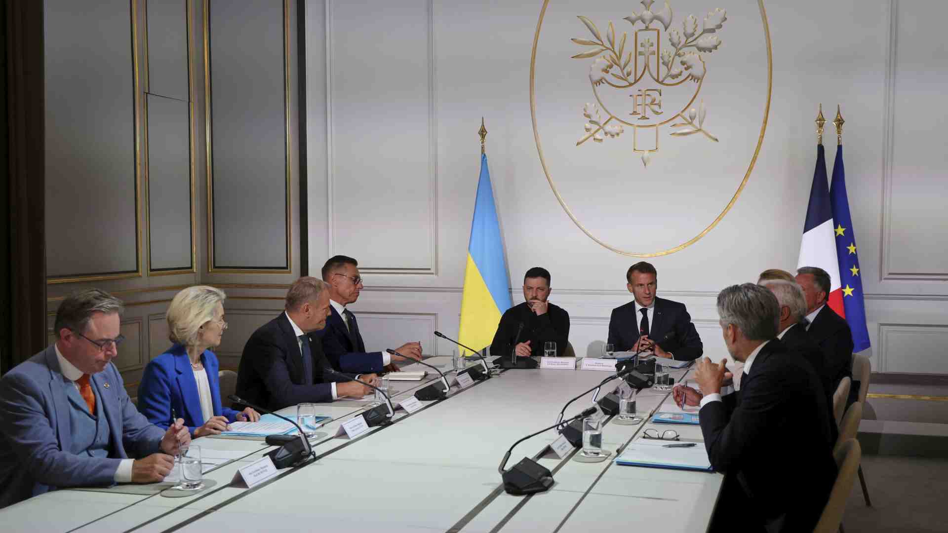 I volenterosi per l'Ucraina chiamano Trump: le garanzie di sicurezza sono pronte, dice Macron