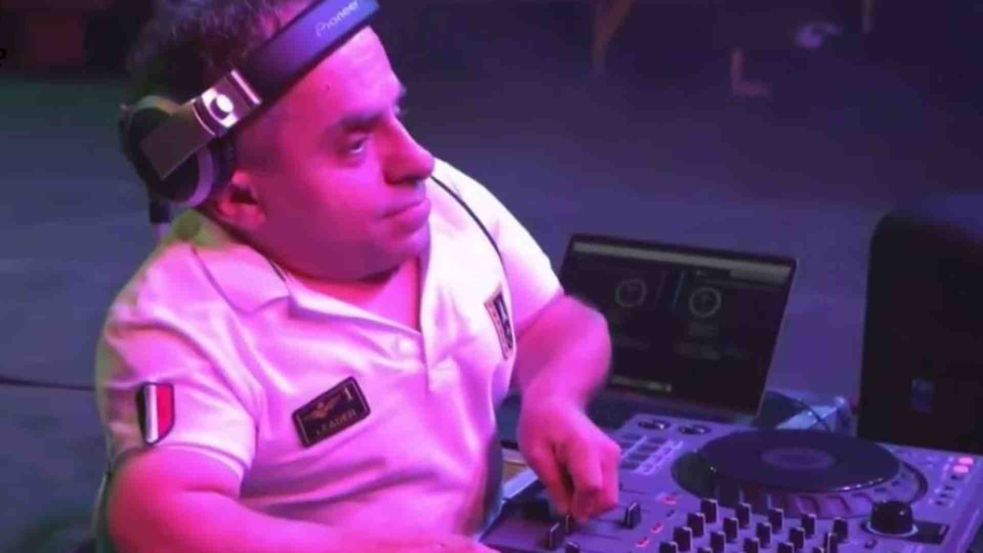 «Ai pregiudizi, gliele suono»: l'impresa in musica del dj più piccolo del mondo