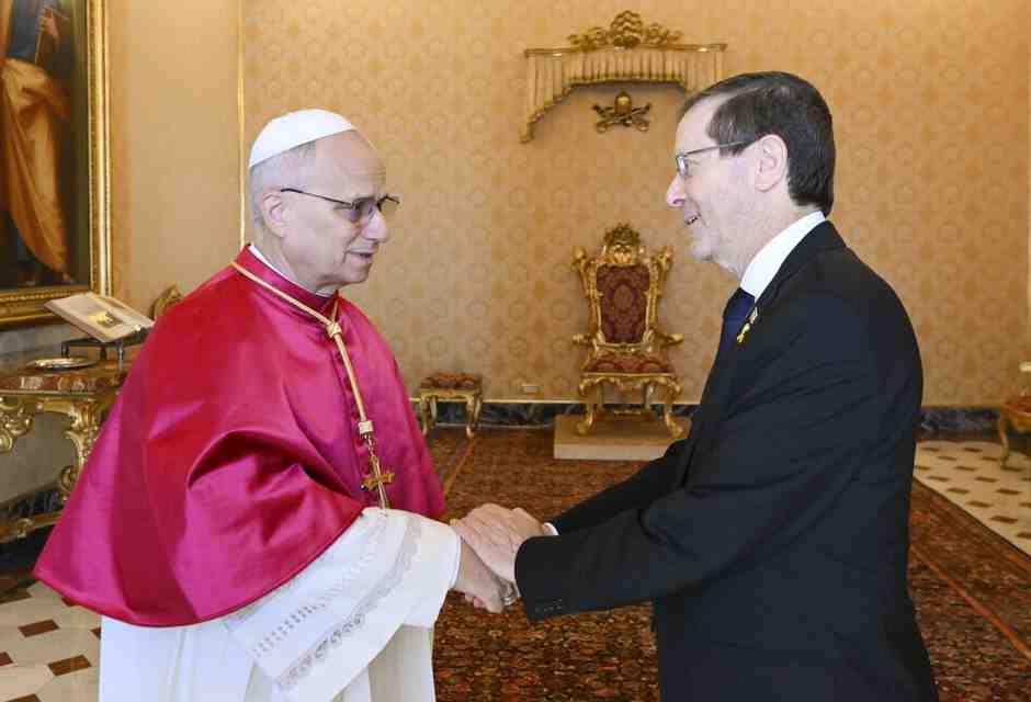 Papa Leone XIV riceve il presidente israeliano Isaac Herzog in Vaticano