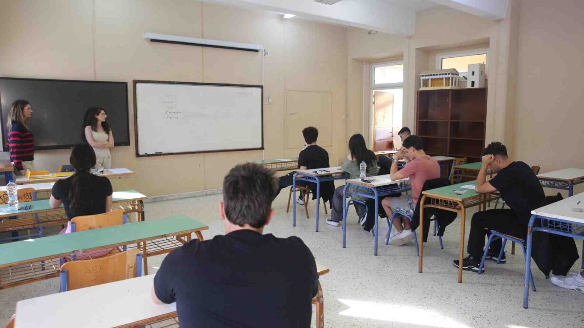 Le pene degli insegnanti in una scuola che sta diventando un anacronismo