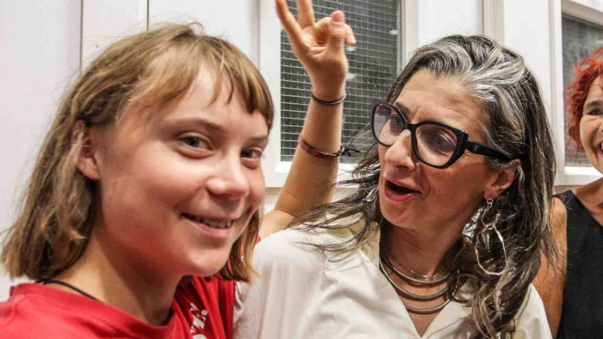 Cos'è successo alla Global Flotilla: l'esplosione, i dubbi sul drone