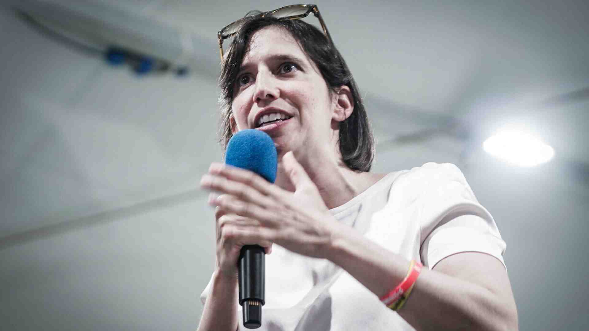 Schlein critica la riforma della legge elettorale di Meloni, ma in cuor suo spera vada in porto