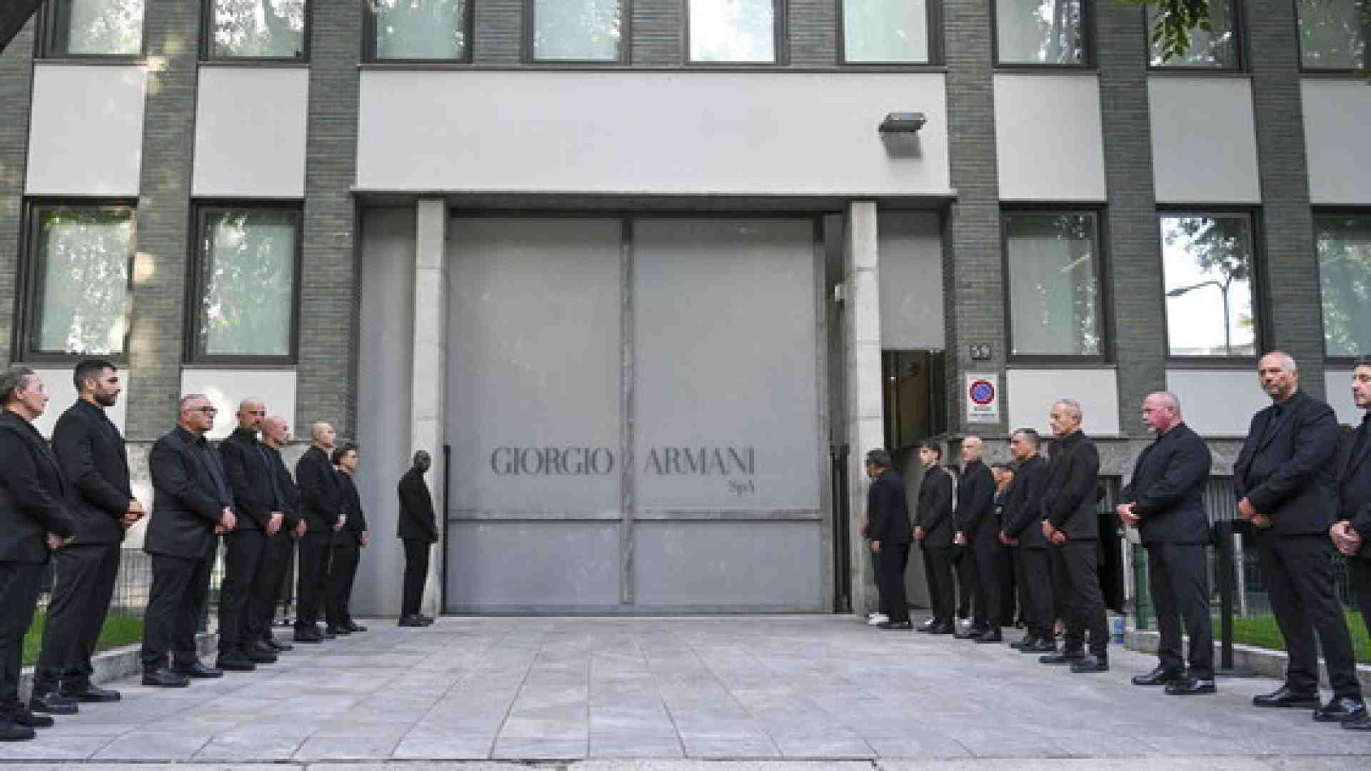 Nero Armani: i necrologi per lo stilista come il Grande Romanzo Lombardo mai scritto