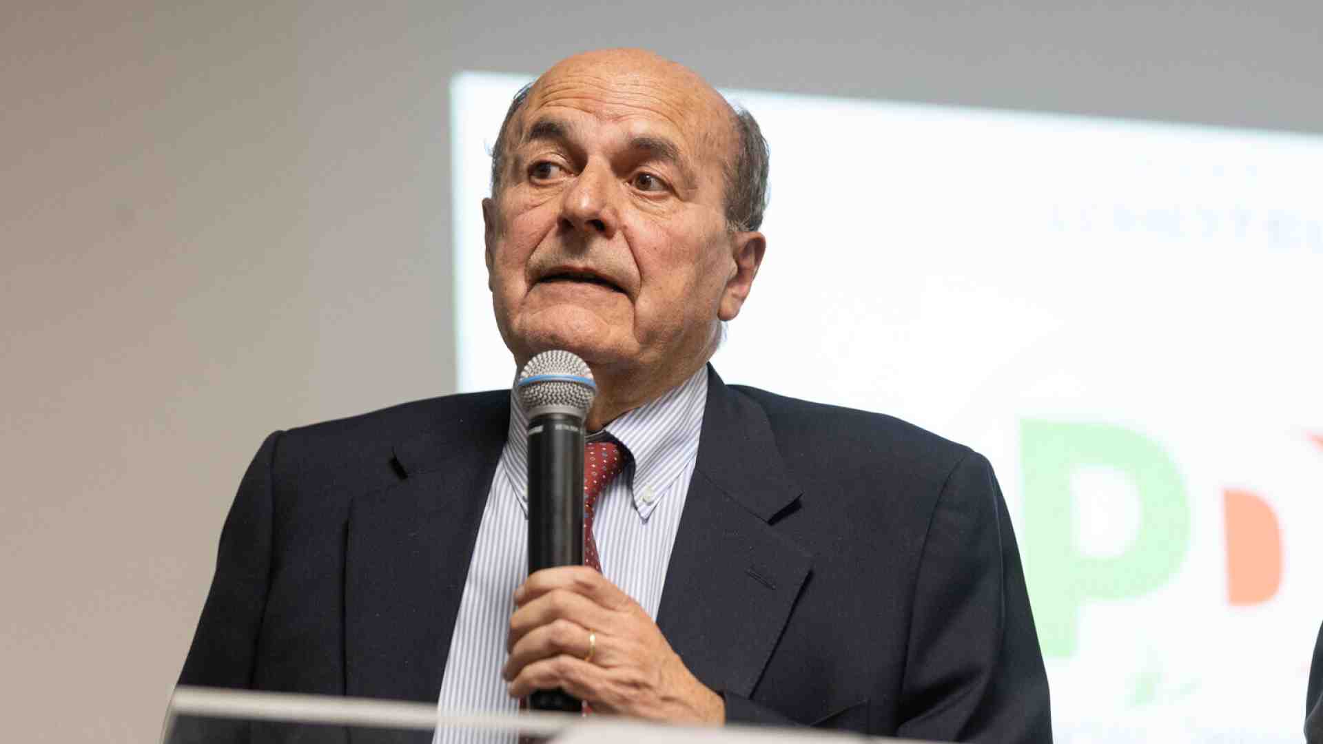 Schlein modello Oasis (Bersani dixit)? Sì, ma servirebbe una Taylor Swift