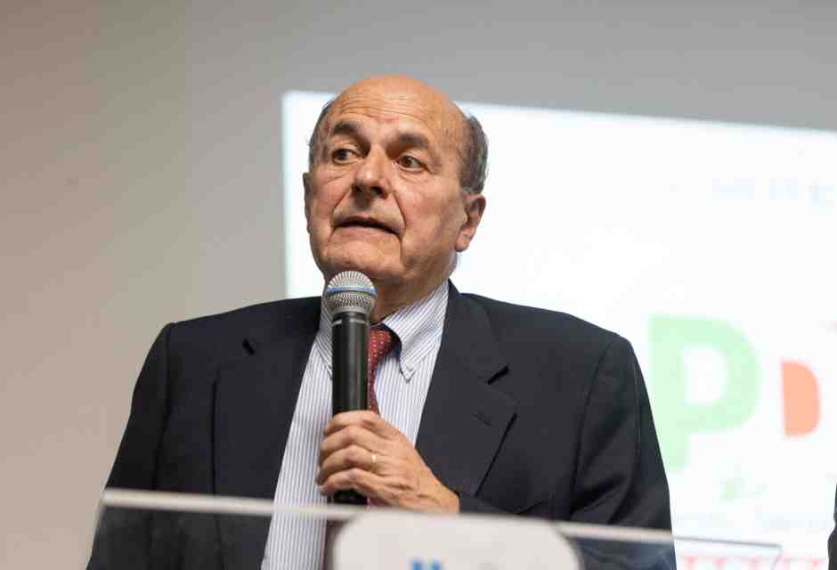 Schlein modello Oasis (Bersani dixit)? Sì, ma servirebbe una Taylor Swift