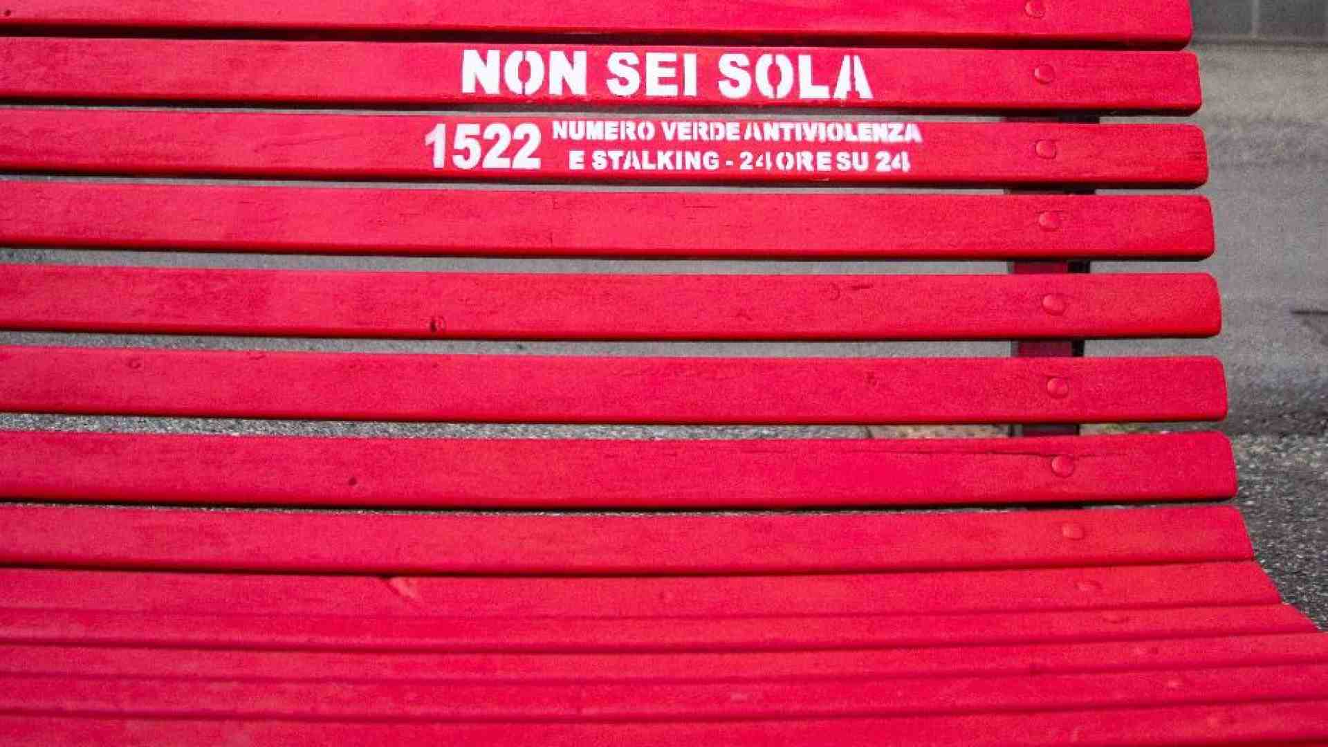 Un marito massacra la moglie, la sfigura. Davvero va compreso?