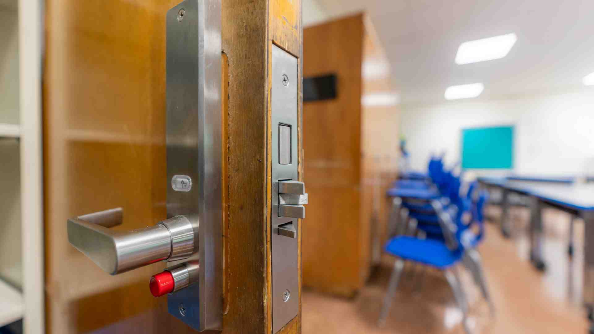 Così le scuole americane provano a difendersi dalle sparatorie (senza riuscirci)