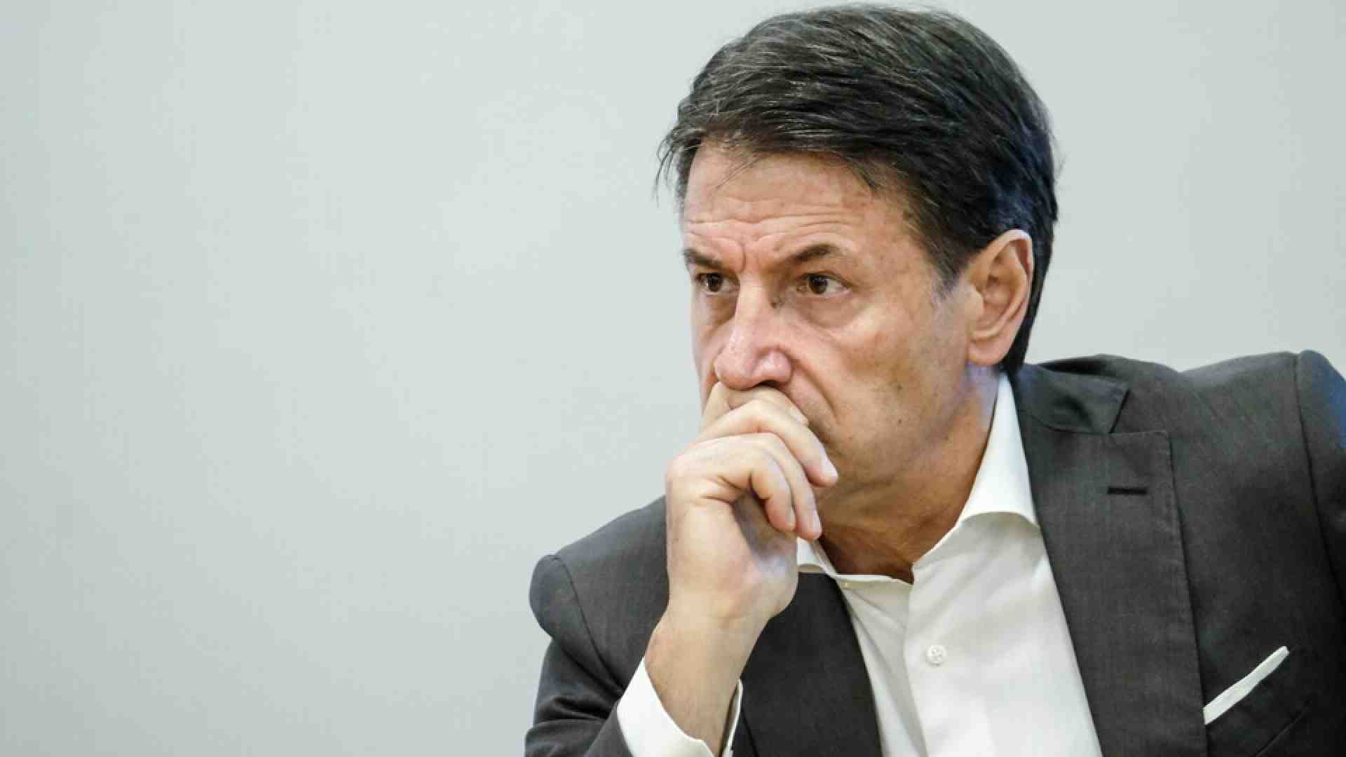 La carica dei 77 in gara per la presidenza del M5s, ma sul podio c’è solo Conte