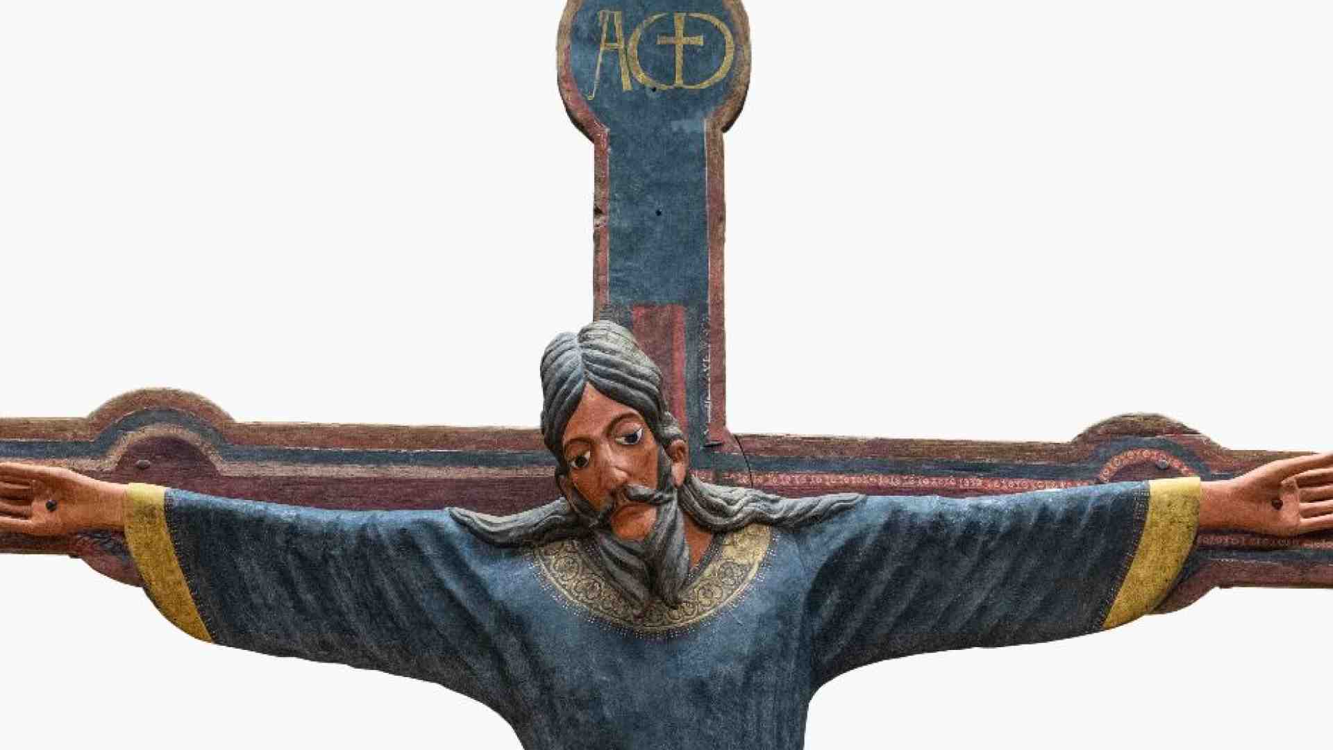 Lucca ritrova il suo Volto Santo: il crocifisso restituito ai fedeli