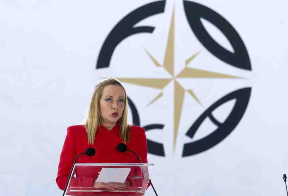 Meloni osserva le bizze centriste mentre prende tempo sulle regionali. E pensa allo scambio Veneto-Lombardia