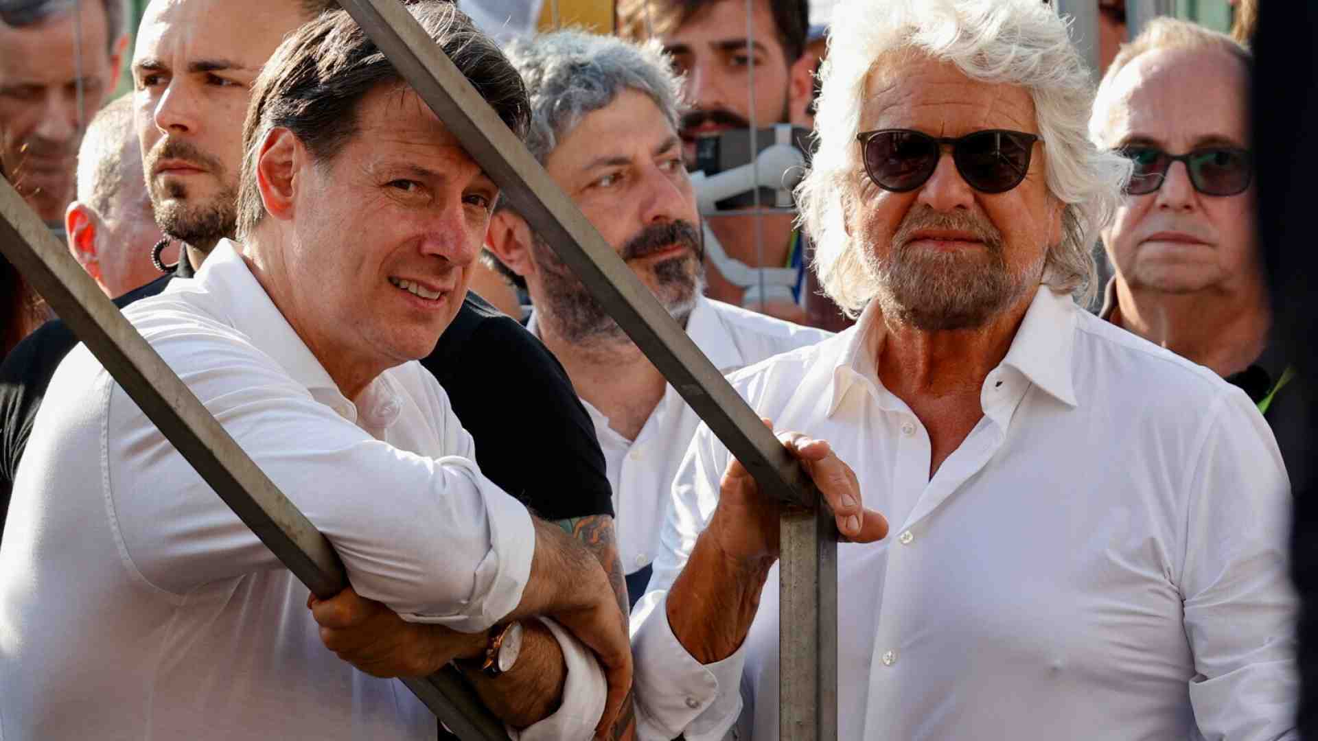 Dai vaffa di Grillo alla cura delle parole di Conte: il M5s ha smarrito pure l’unica cosa che sapeva fare