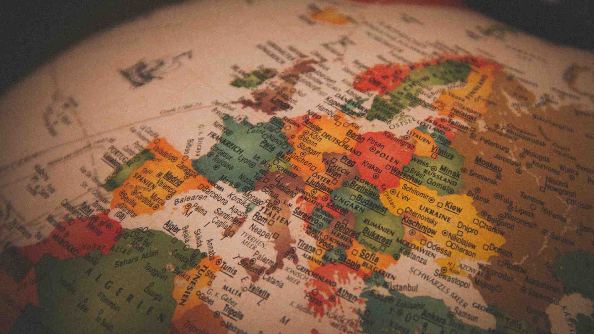 Filosofia dell’Europa, dai sogni di Savinio all’eterno ritorno di Parmenide
