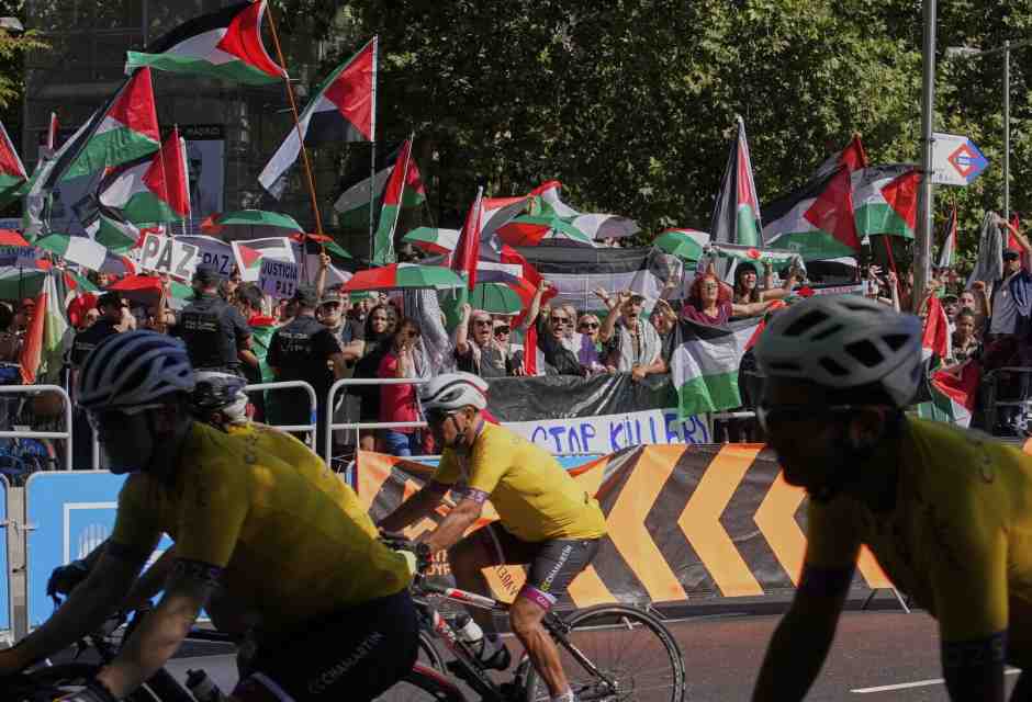 Il sacrificio della Vuelta. Ora anche i corridori sono sacrificabili