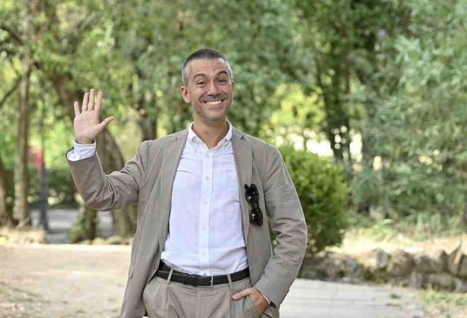 Saverio Raimondo e il buon gusto di non prendersi troppo sul serio, nonostante i trofei