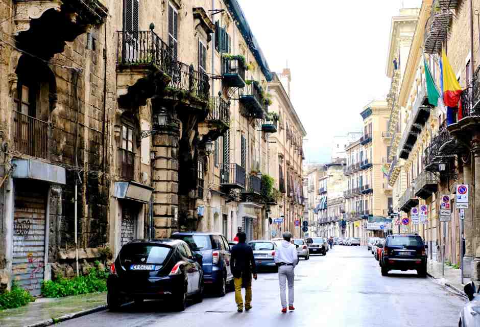 A Palermo Ezechiele blocca il traffico