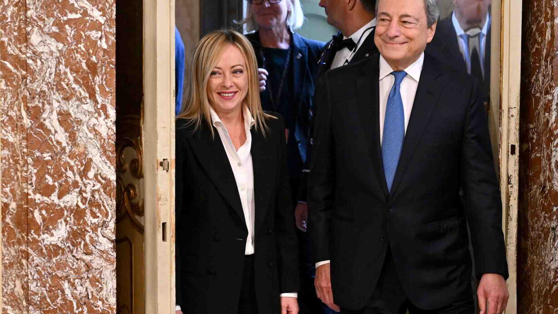 Il draghismo secondo FdI: “Sì ai ‘volenterosi’ dell’industria, no all’unanimità”, dice Fidanza