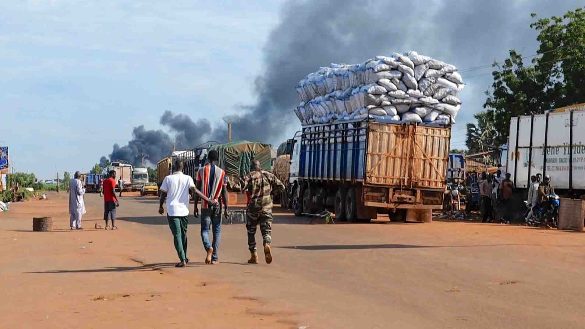 Il Mali sogna il suo piano di sviluppo mentre i jihadisti avanzano a Bamako