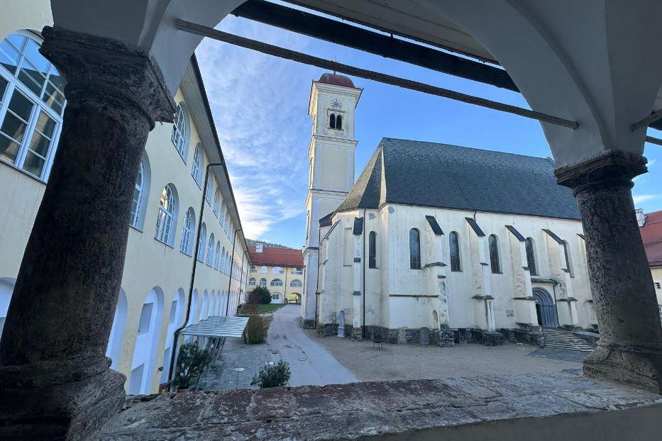 La chiesa di St. Georgen am Längsee, prima tappa del cammino in Carinzia