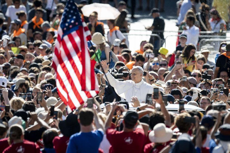 Papa Leone XIV fra i pellegrini durante l'udienza generale in piazza San Pietro - Agenzia Romano Siciliani
