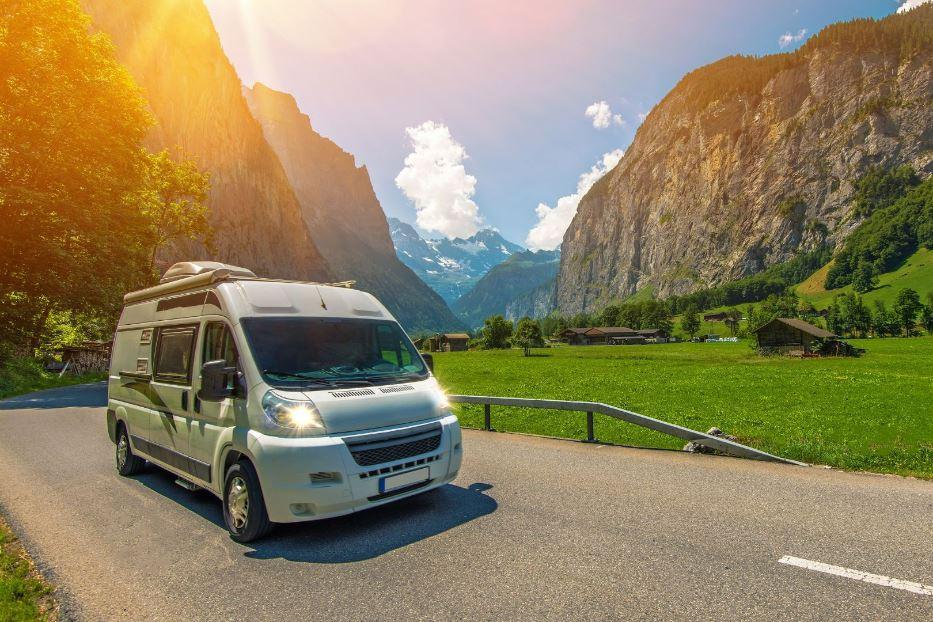 Sempre più italiani si muovono in camper per un turismo all'aria aperta - Assocamp