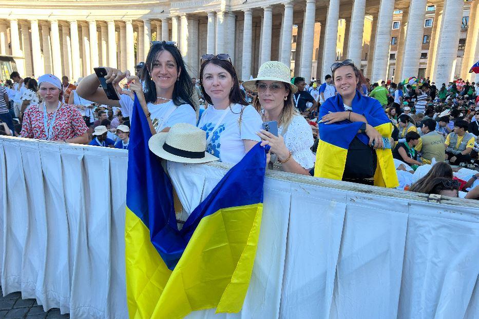 I ragazzi dell'Ucraina in piazza San Pietro per la Messa di benvenuto del Giubileo dei giovani - Avvenire